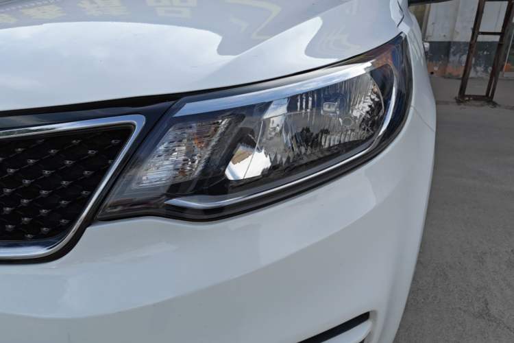 Used Kia K2 2015 Sedan 1.4L MT GLS
