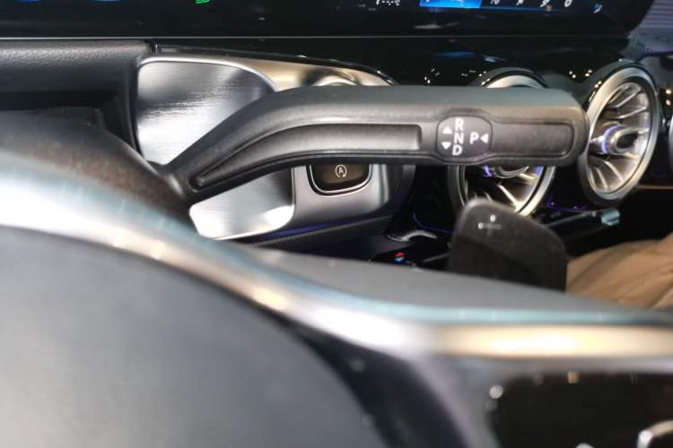 Used Mercedes-Benz GLB 2021 GLB 200 Dynamic Edition Gear Lever