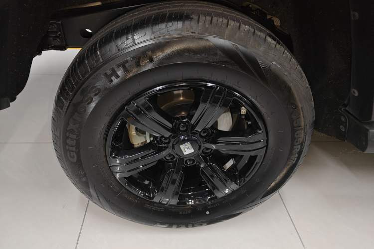 Used Tank 300 2025 2.0T Challenger Right Rear Wheel Hub