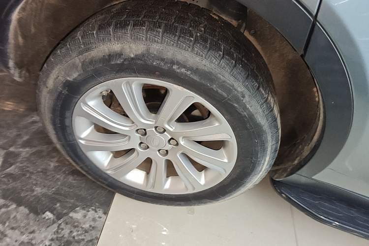 Used Land Rover Discovery Sport 2018 240 PS SE Version