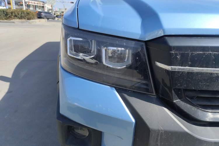 Used SWM Dahu EDi 2023 EDi 1.5L Luxury Model 7 Seats Right Front Headlight