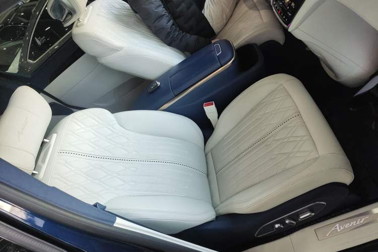 Used Buick GL8 2020 Avenir Avia Four-Seat Luxury Edition
