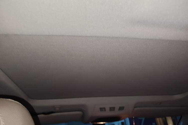 Used BMW 5 Series 2014 520Li Elegant Model
