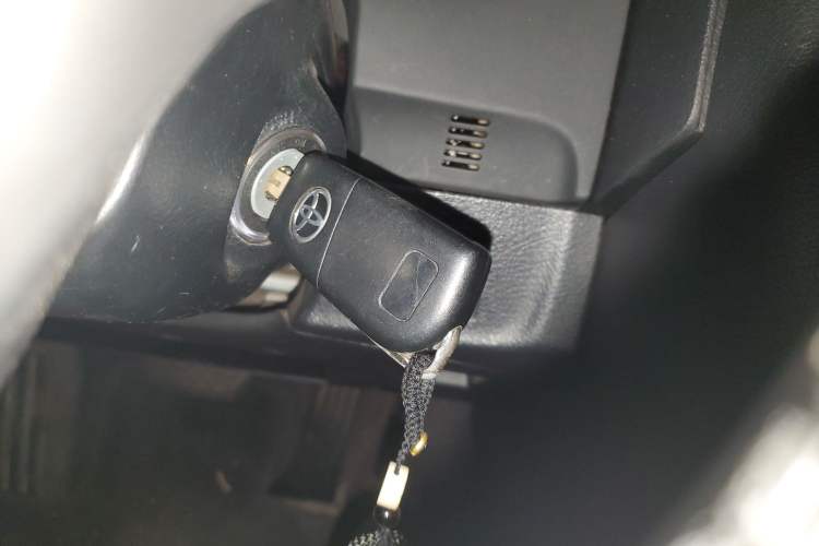 Used Toyota Reiz 2013 2.5V Elite Edition Vehicle Key