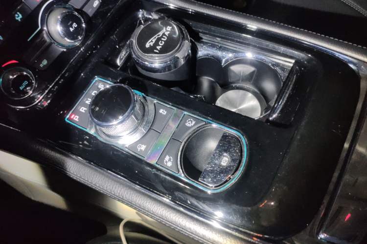 Used Jaguar XJ 2016 XJL 2.0T Two-Wheel-Drive Elegant Business Edition