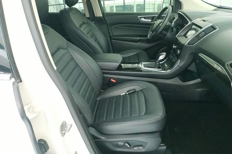 Used Ford Edge 2018 EcoBoost 245 Two-Wheel-Drive Titanium 7-Seater China VI Standard
