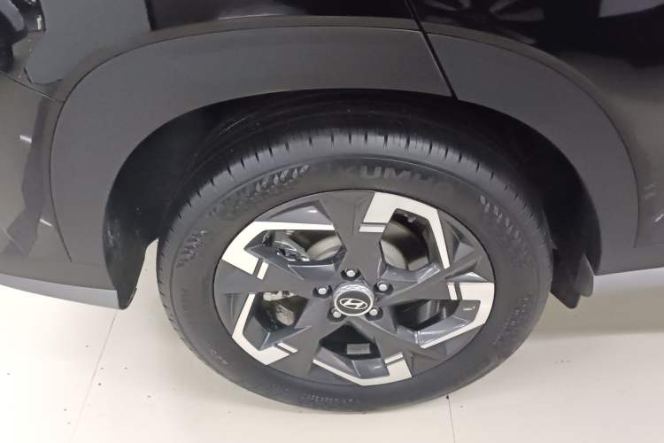 Used Hyundai ix35 2023 Musso 2.0L Deluxe Edition DLX
