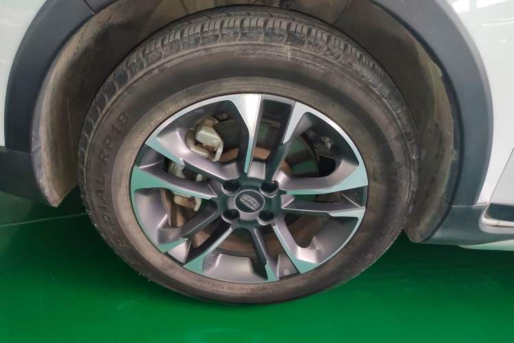 Used Geely Auto Vision X3 2020 1.5L CVT Elite Edition Left Front Wheel Hub