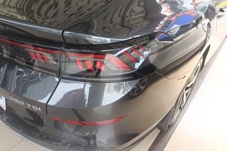 Used Volkswagen Lamando 2024 Lavida L 280TSI DSG Cool & Spicy Edition
