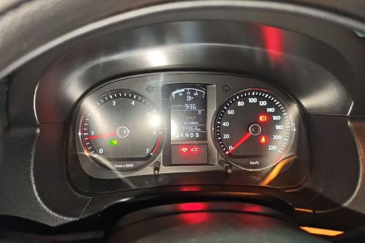 Used Volkswagen Lavida 2011 1.6L Automatic Premium Edition Instrument Cluster