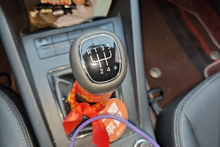 Used Skoda Octavia 2018 1.6L Manual Standard Edition Gear Lever