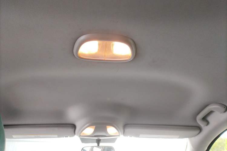 Used Fiat Viaggio 2015 1.4T Manual Enjoyment Edition Headliner