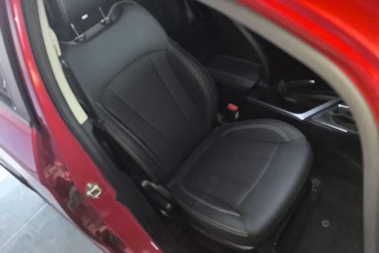 Used Geely Auto Vision X3 2020 1.5L CVT Elite Edition Right Front Seat