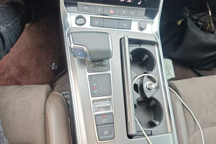 Used Audi A7L 2022 45 TFSI S-line Dream-Building Edition Gear Lever