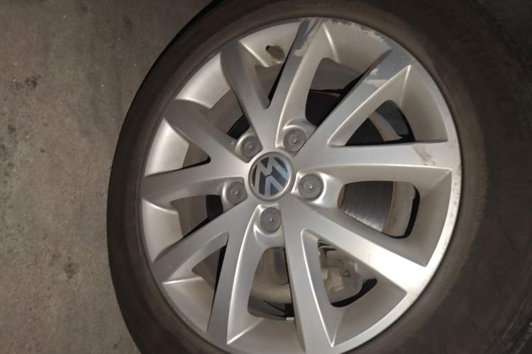 Used Volkswagen Sagitar 2012 1.4TSI Automatic Luxury Edition
