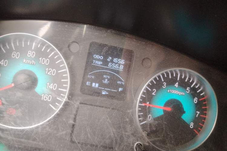 Used Jinbei Hiace X30 2023 1.5L Super-Comfortable Passenger Van 5/6/7-Seater Non-Air-Conditioned Version Model SWC15M