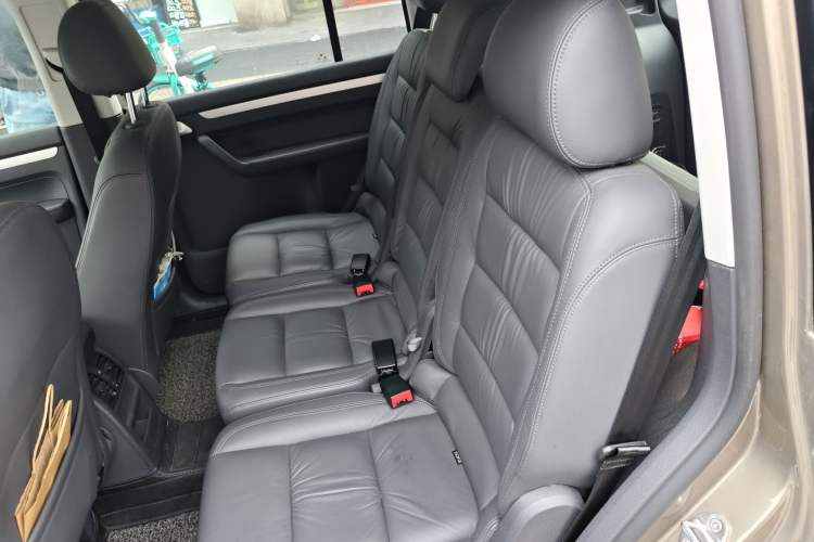 Used Volkswagen Touran 2015 1.4T DSG Comfort Edition 5 Seats Left Rear Seat