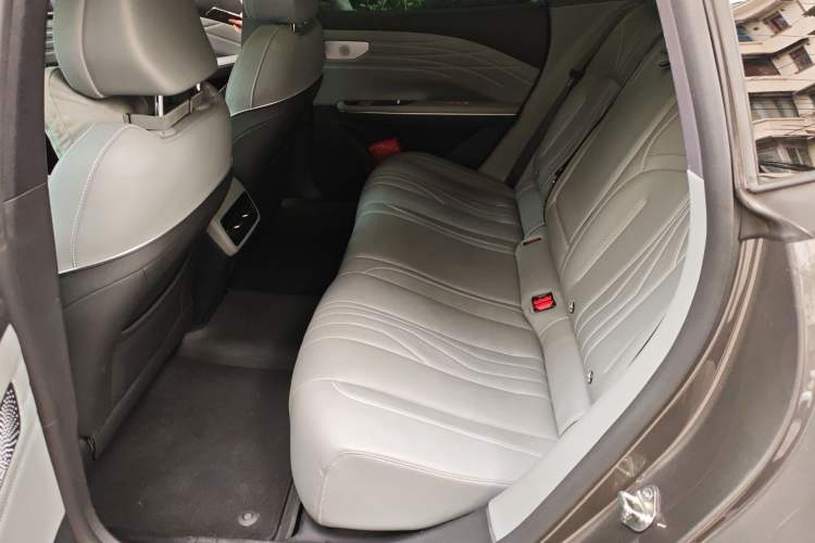 Used Geely Galaxy E8 2024 665 km Range Rear-Drive Starship Long-Range Version Left Rear Seat