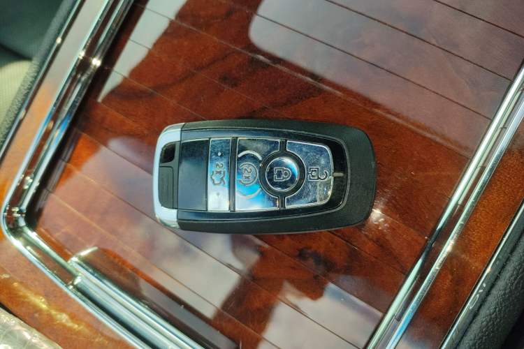 Used Lincoln Continental 2019 2.0T Two-Wheel Drive Prestige Version China VI Standard
