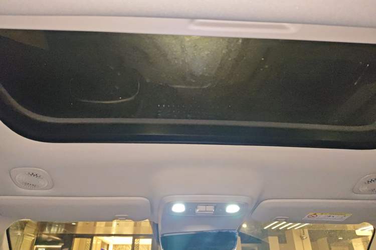 Used Leapmotor C16 2026 All-Electric 630 LiDAR Zhizun Edition 6 Seats Headliner