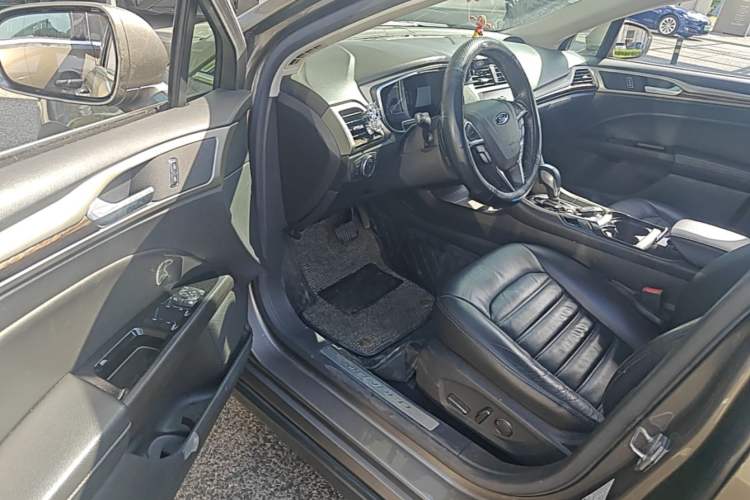 Used Ford Mondeo 2013 2.0L GTDi 200 Luxury Model