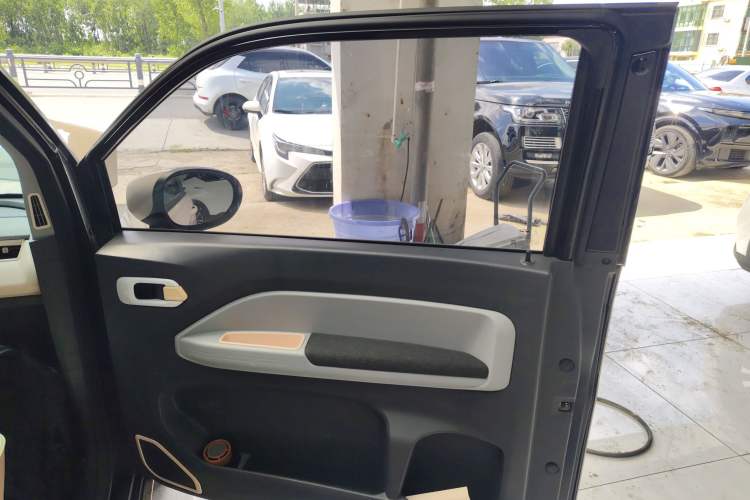 Used Chery New Energy QQ Ice Cream 2022 170km Sundae Phosphate Lithium-Ion