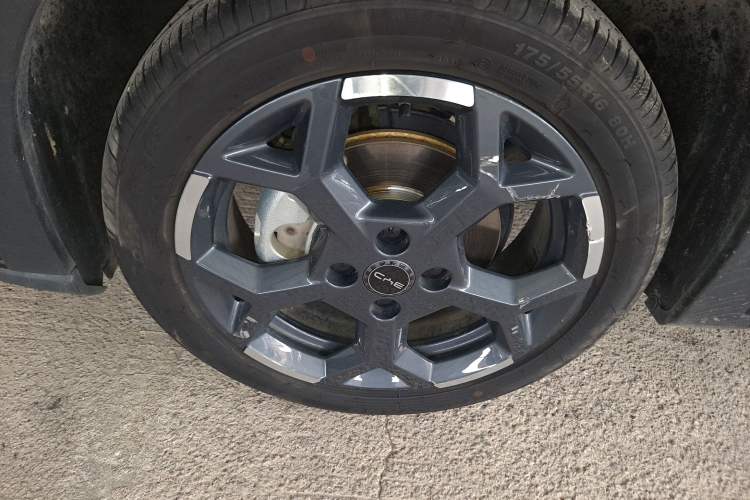 Used BYD Seagull 2025 305 km Free Version Left Front Wheel Hub