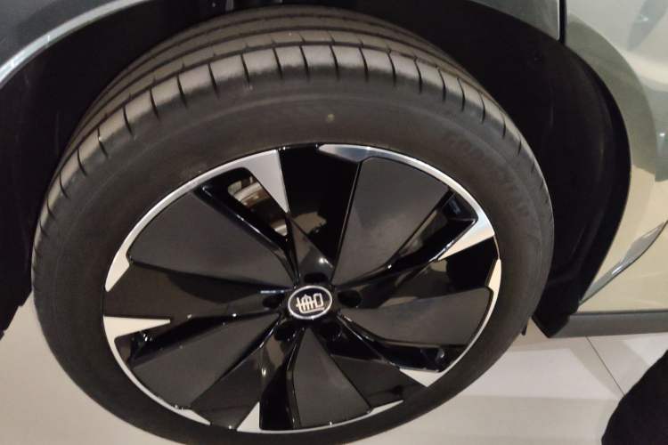 Used BYD Tang L 2025 DM 175KM Drone Player Edition
