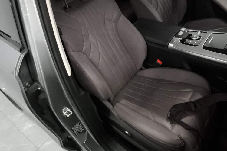 Used Chery Tiggo 9 C-DM 2025 1.5T 106KM Ultra-Comfort Edition 5 Seats Lithium-NMC
