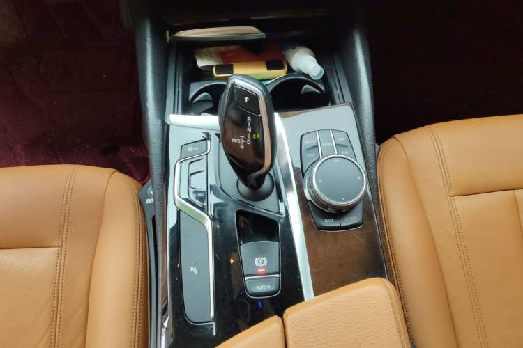 Used BMW 5 Series 2018 528Li Launch Special Edition Gear Lever