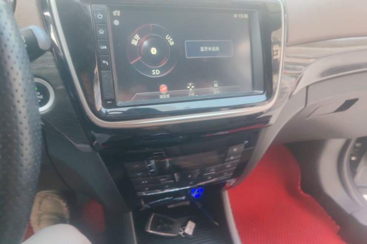 Used BAIC Weiwang S50 2016 1.5T Manual Joyful Luxury Edition Audio And AC Panel