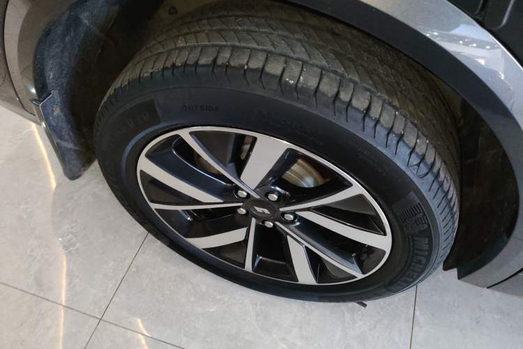 Used Li Auto L8 2023 Pro Model
