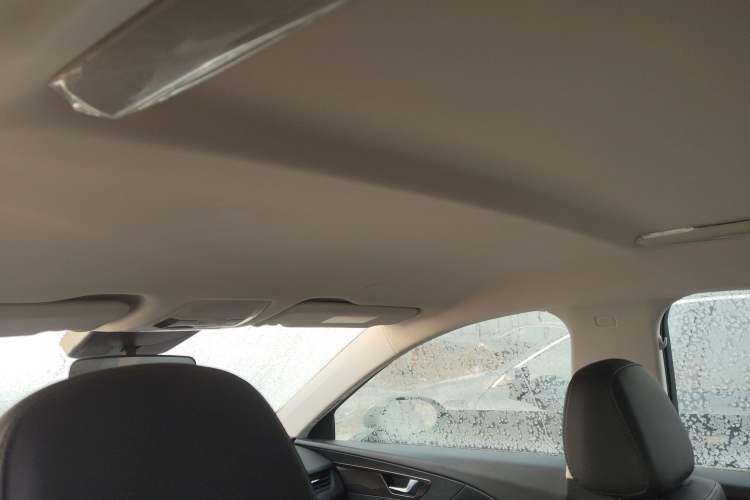 Used Hongqi E-QM5 2022 431 km Charge & Enjoy Edition
