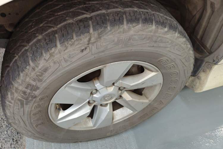 Used Toyota Prado 2017 2.7L Automatic 2700 Gasoline 4x4 7-Seater – Middle East Version Exterior 4