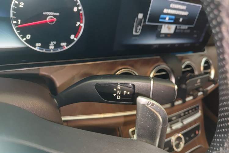 Used Mercedes-Benz E-Class 2018 Facelift E 300 L Luxury Edition
