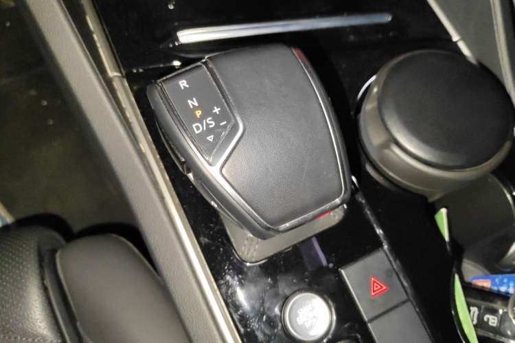 Used Volkswagen Touareg 2020 2.0 TSI RuiShang Edition China VI Standard Gear Lever