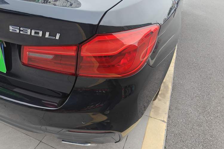 Used BMW 5 Series 2018 Restyled 530Li Leading Edition M Sport Package
