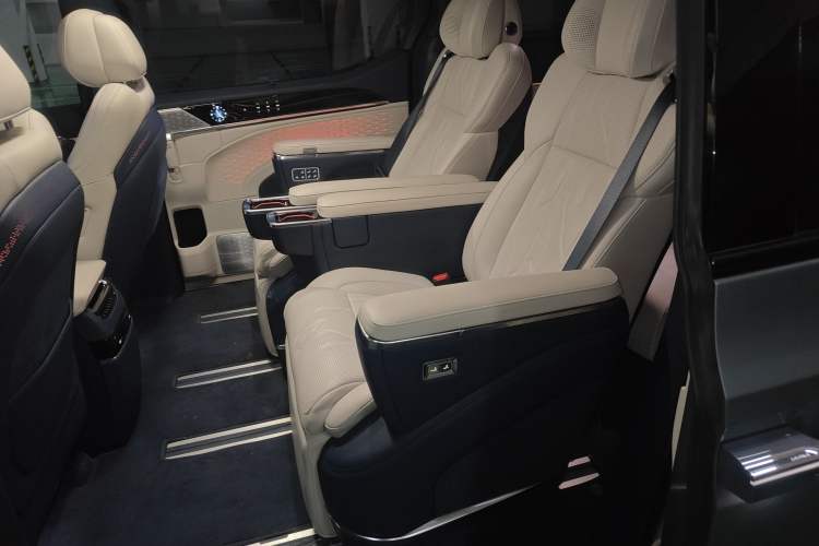 Used Zeekr 009 2024 Six-Seat Executive Version 4WD 108 kWh