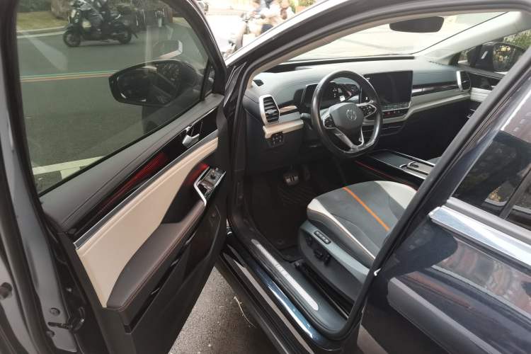 Used Volkswagen ID.6 CROZZ 2022 Long-Range PRO Edition Driver Seat