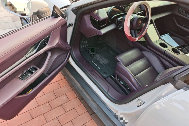 Used Porsche Taycan 2022-Year Updated Taycan Driver Seat