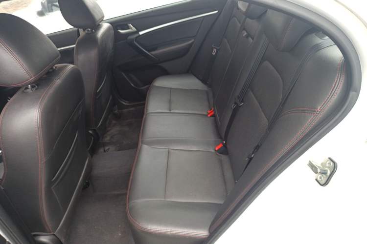 Used Geely Auto Emgrand 2015 Sedan 1.5L CVT Upward Version
