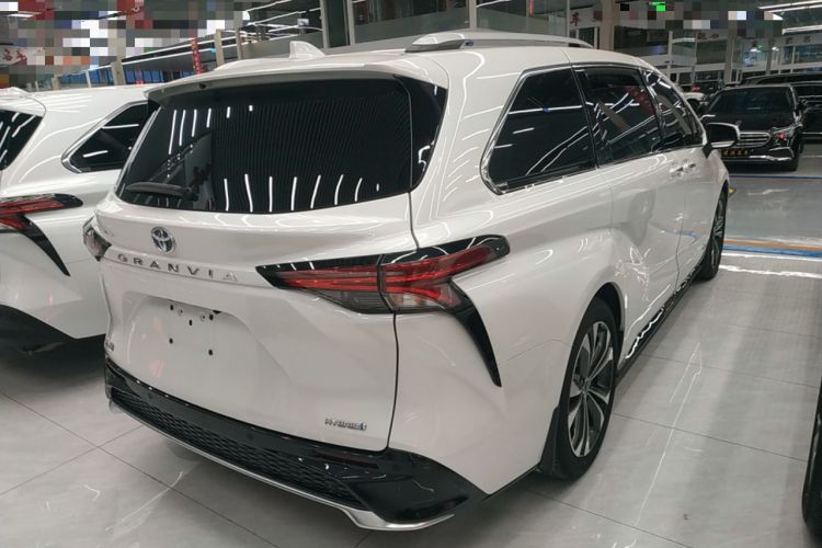 Used Toyota Granvia 2022 2.5L Hybrid Premium Edition Rear Right 45 Deg