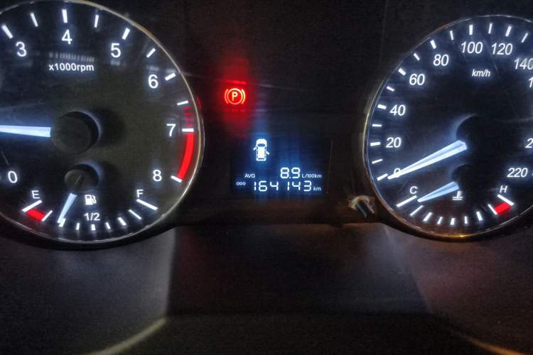 Used JAC Refine M3 2016 IKEA Edition 1.6L Luxury Smart Model Odometer Close Up