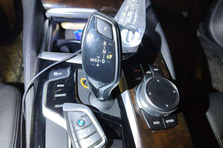 Used BMW 5 Series 2019 525Li Luxury Package Gear Lever