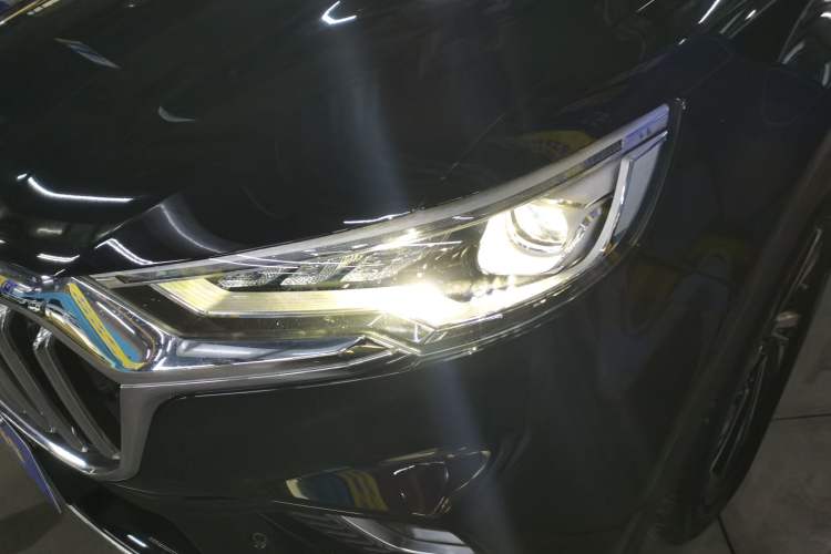 Used Hongqi HS5 2022 Revised Version 2.0T Smart Connect Flagship Edition
