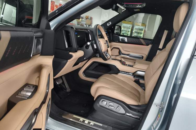 Used Formula Leopard Leopard 8 2025 Smart & Brave Flagship Edition 7 Seats
