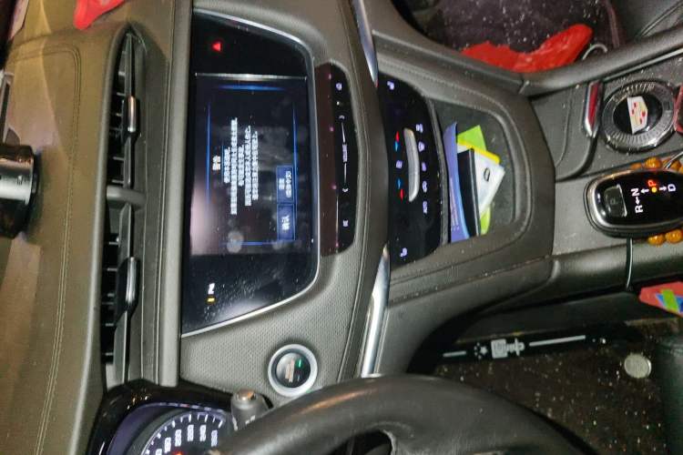 Used Cadillac XT5 2017 Anniversary Edition 25T Luxury Model