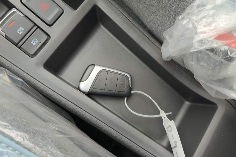 Used Chery QQ Little Ant 2024 Edition Youth Version 251km True Love Edition 25.05 kWh Vehicle Key