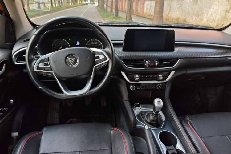 Used Foton General F9 2022 2.0T Gasoline Manual 4x4 Enjoyment Version Standard Cab 4G20TI5 Center Console