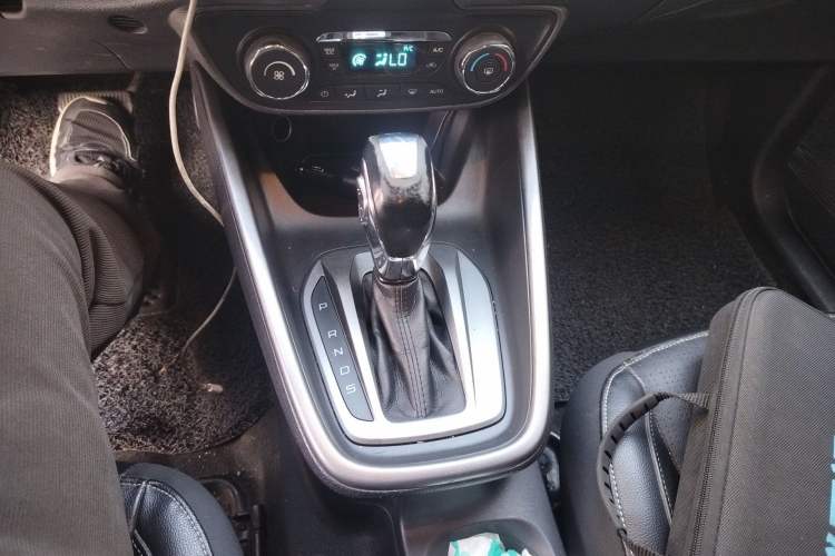 Used Ford Escort 2015 1.5L Automatic Fashion Model
